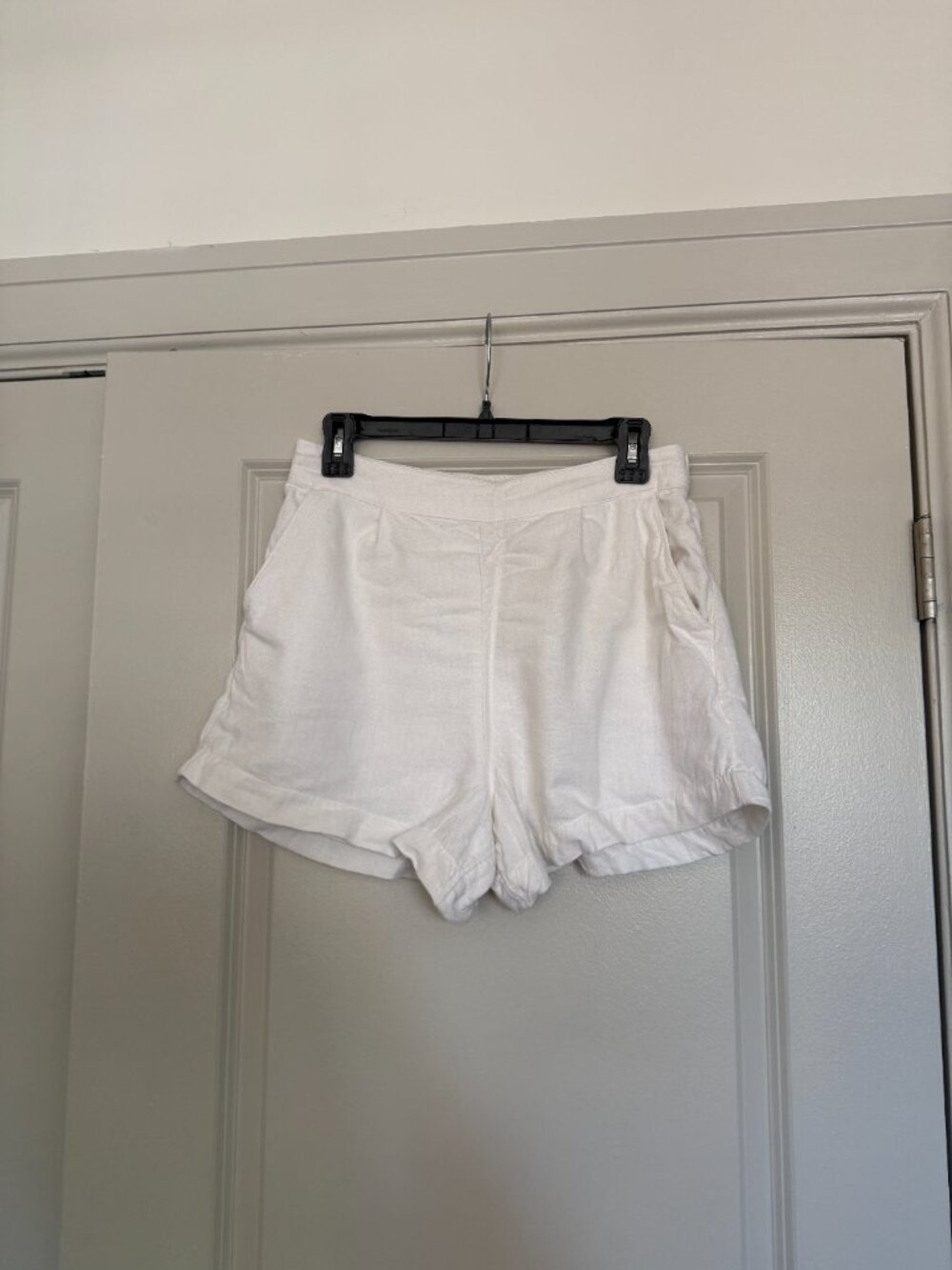 Abercrombie White Linen High Waisted Shorts Medium - Picture 2 of 5